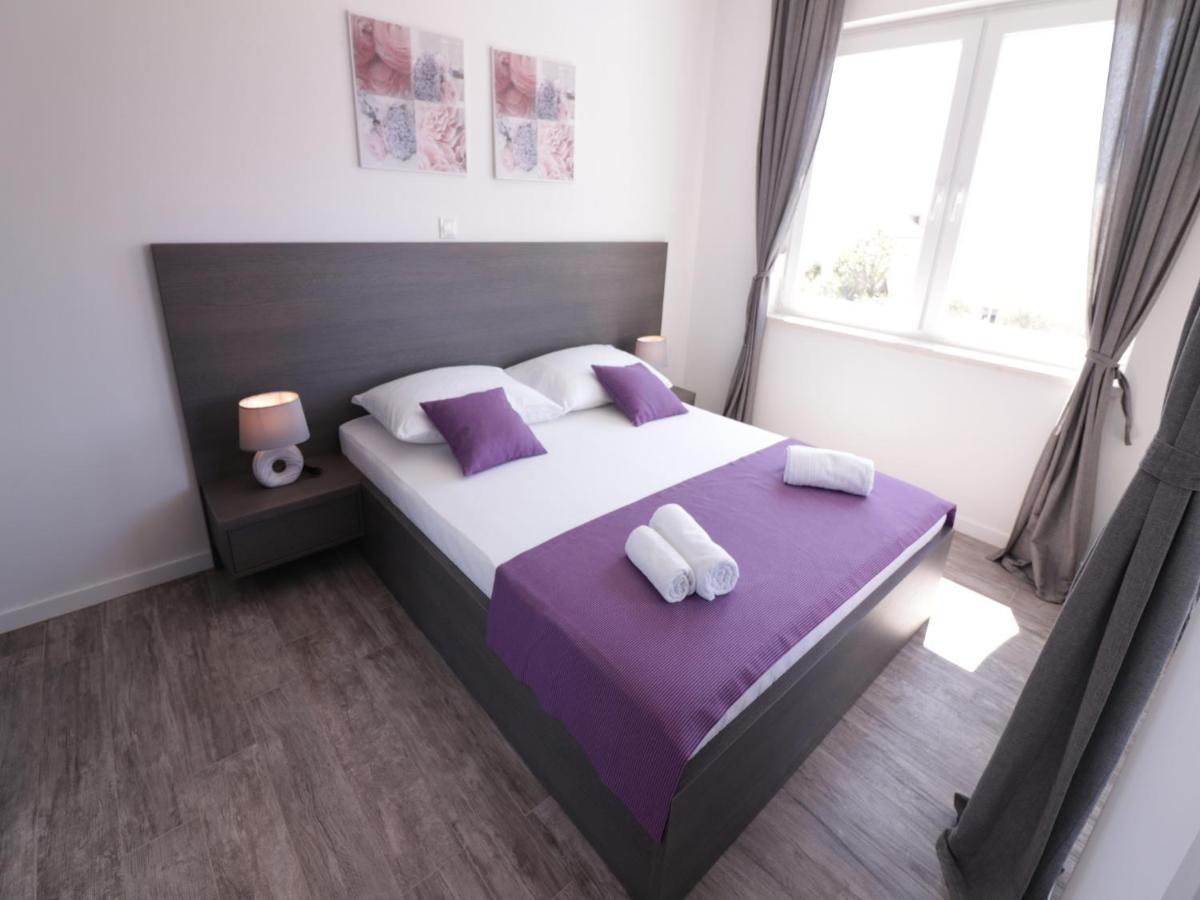 Apartments & Rooms Danivan Pool Villas B Новалья Номер фото