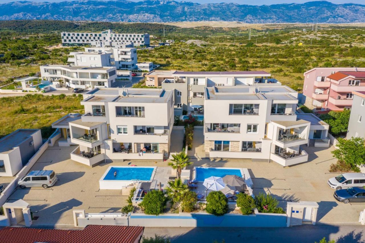 Apartments & Rooms Danivan Pool Villas B Новалья Экстерьер фото