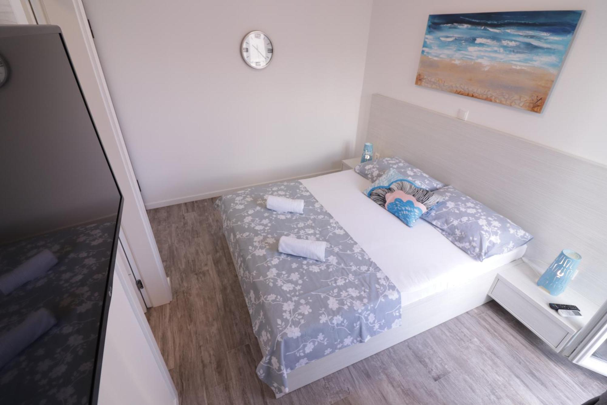 Apartments & Rooms Danivan Pool Villas B Новалья Номер фото