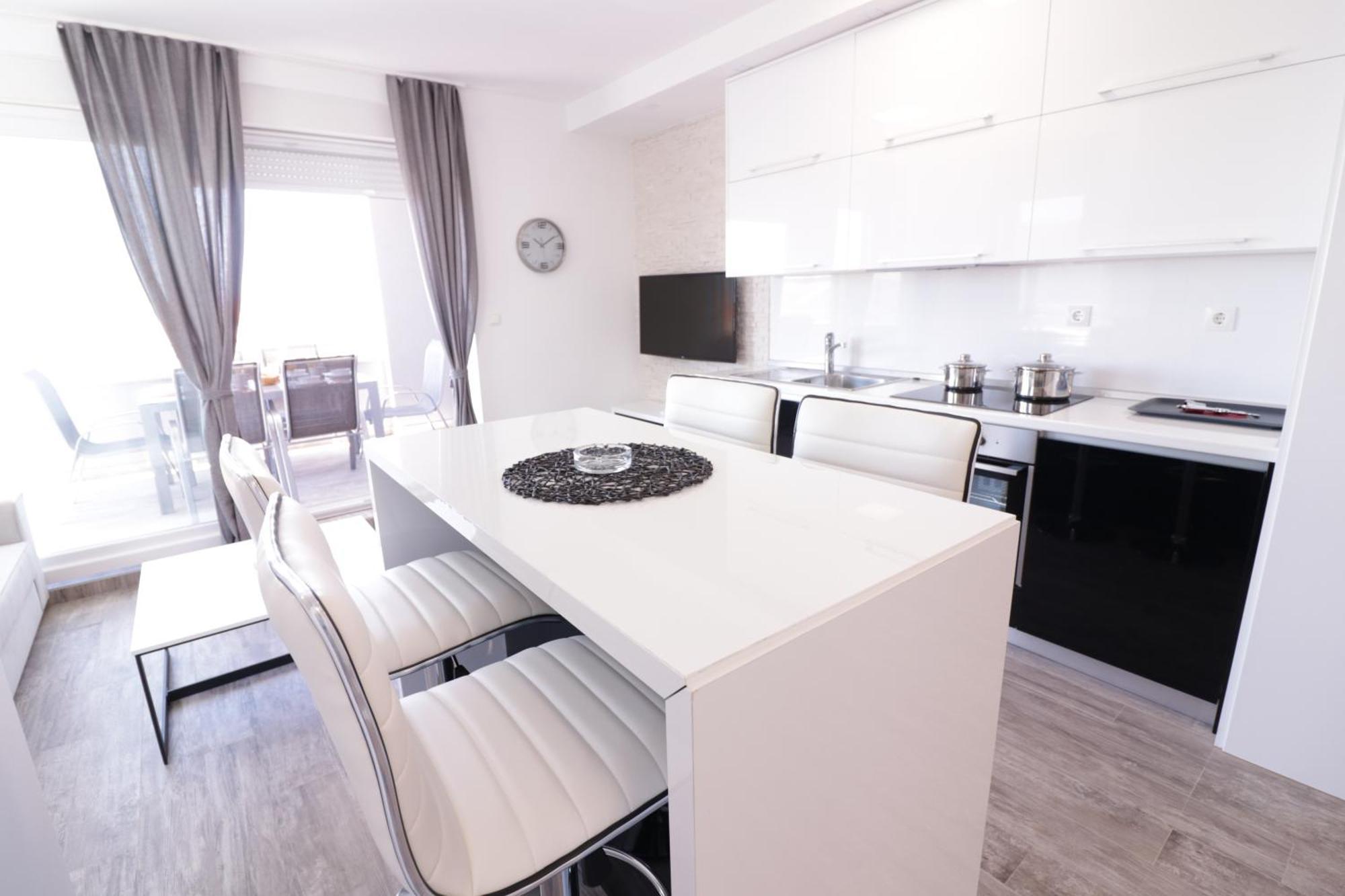 Apartments & Rooms Danivan Pool Villas B Новалья Номер фото