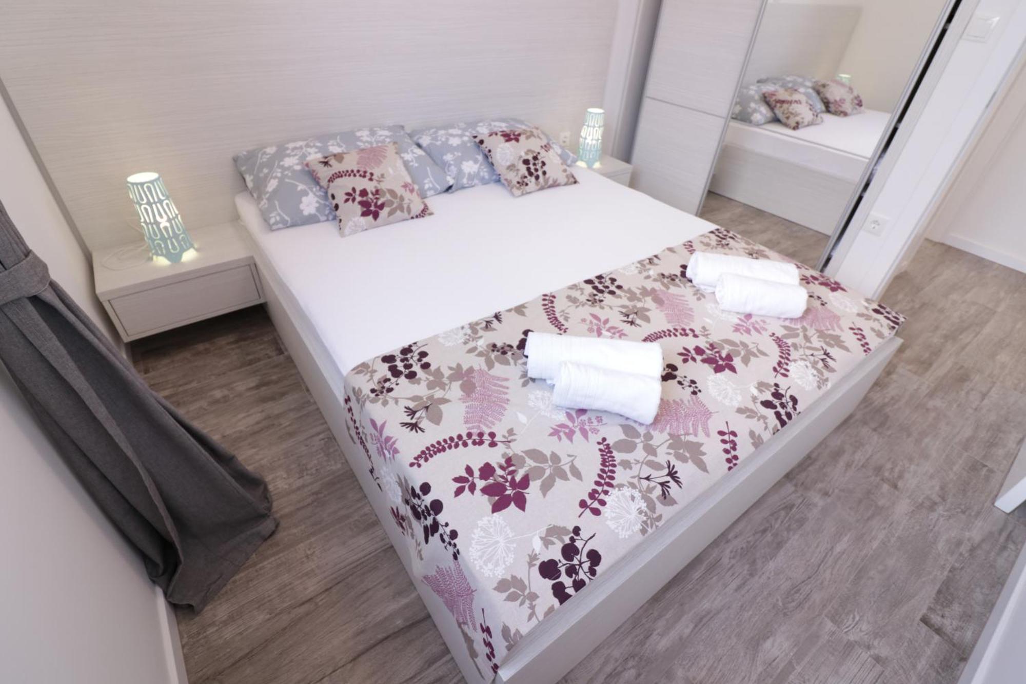 Apartments & Rooms Danivan Pool Villas B Новалья Номер фото